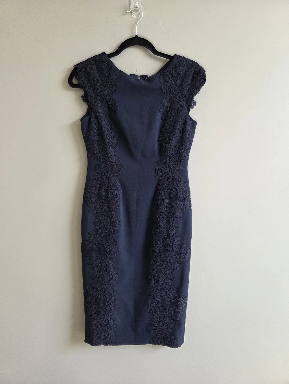 Maggy London Petite Lace Cap Sleeve Sheath Dress In‎ Navy Size 4P
